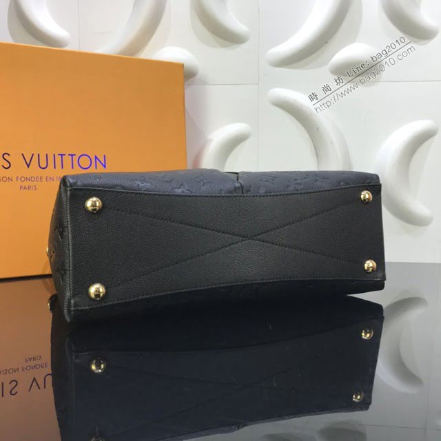 LV包包 LV新款女包 M44397 VTote中號手袋 壓紋牛皮間嵌入V形光面牛皮 LV手提肩背女包  ydh3705